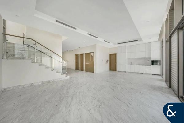 Move-In Ready / Prime Living / Landscaped opt